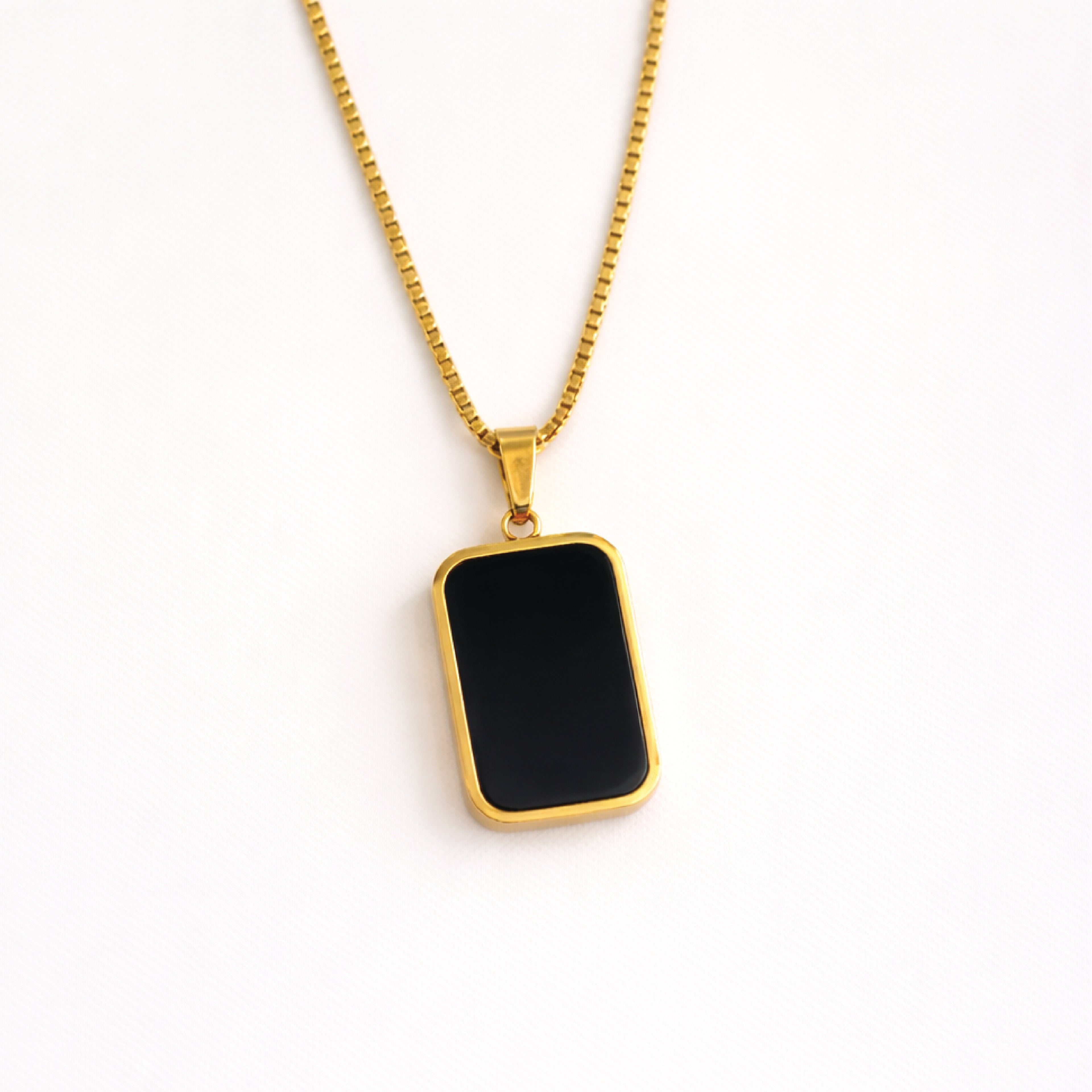 COLLAR SQUARE NEGRO