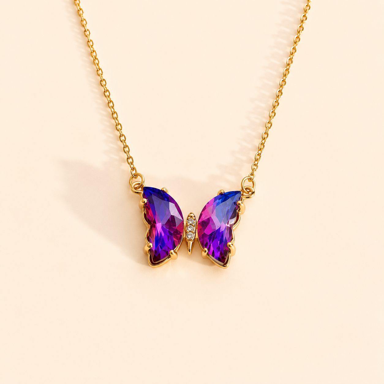 COLLAR MARIPOSA CRISTAL VIOLETA